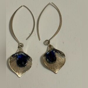 Fashion Dangle Earrings | Silver Tone Drop Earrings  | Calla Lily Petal Design